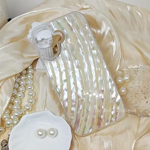 Natural Abalone Shell iPhone Case: Shimmering Hues, Trendy Accessory