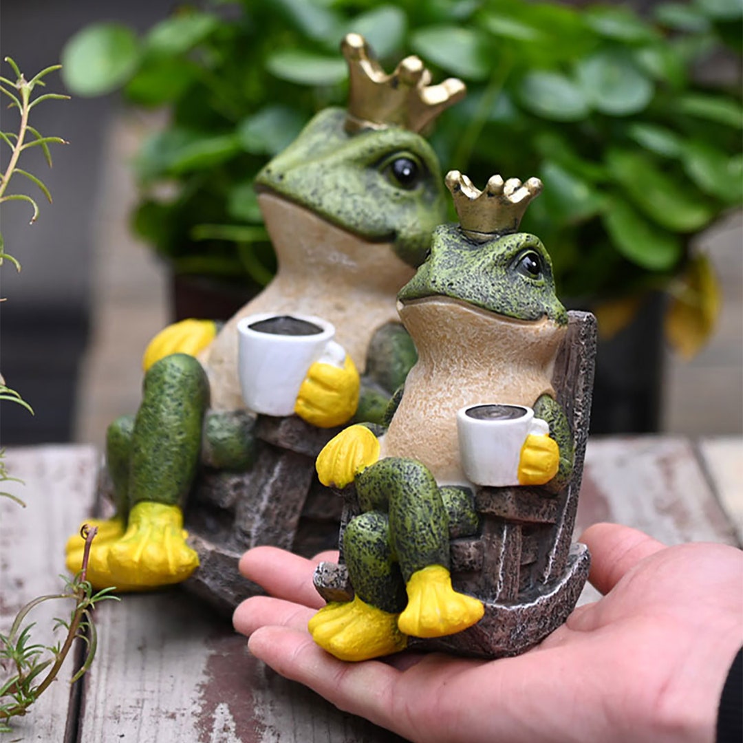 Frog Prince Garden Statues Garden Décor, Frog Garden Art Decorations, Garden Gnome Suitable for