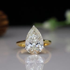 2 CT Pear Lab Diamond Engagement Ring: 18K Gold Solitaire, IGI Certified