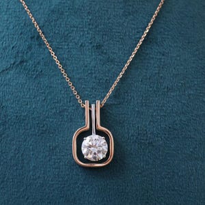 IGI Certified 3 Carat Lab-Grown Diamond Solitaire Pendant: Fine Gold Necklace