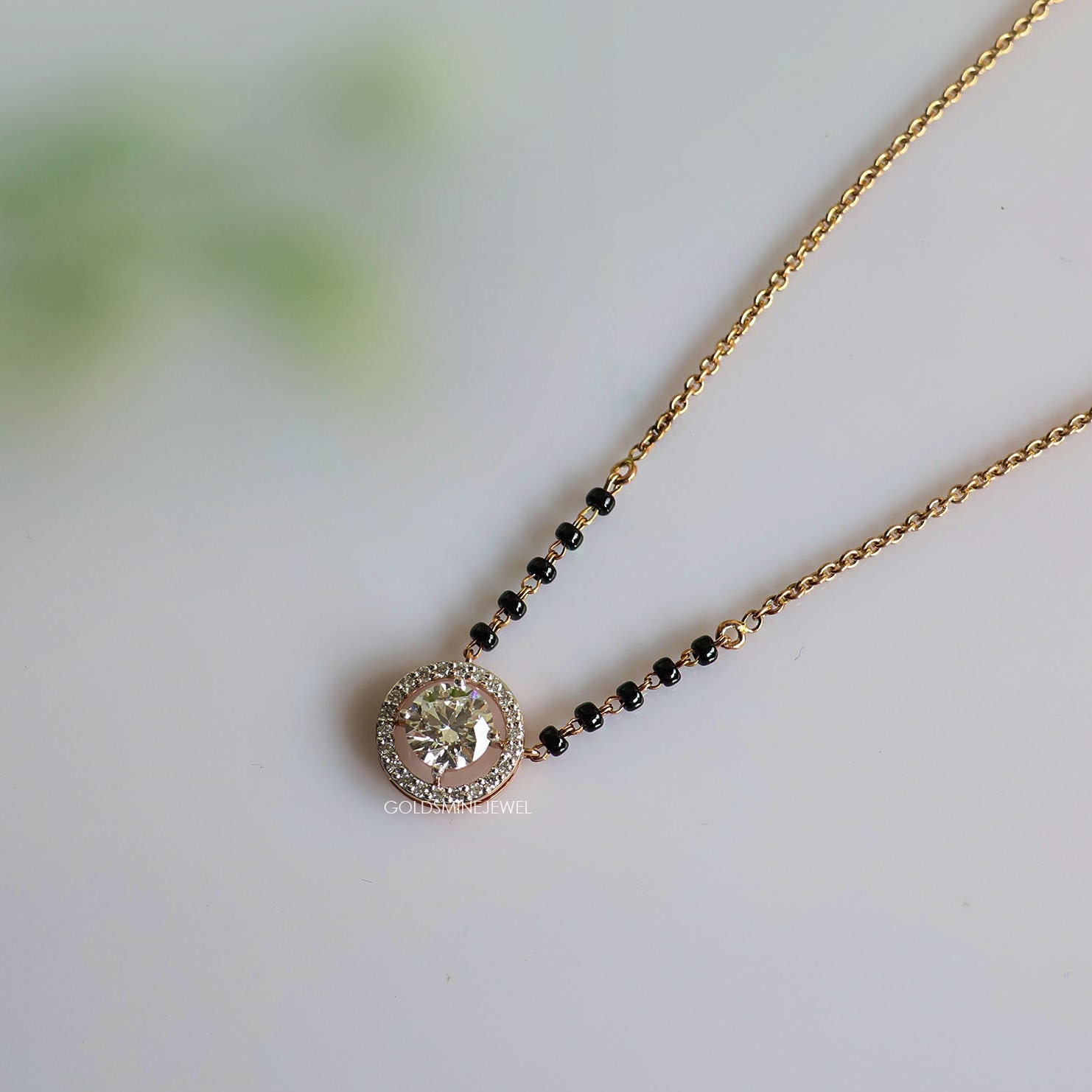 Gold mangalsutra hotsell minimum price