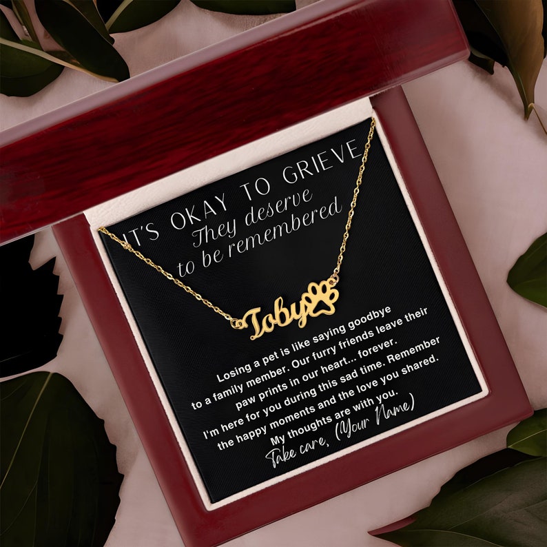 Pet Memorial Name Necklace for Pet Owner With Personalized Message Card