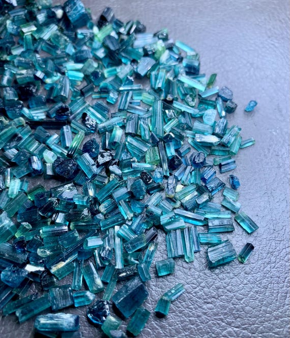 インディコライトトルマリン結晶：原石ブルートルマリン