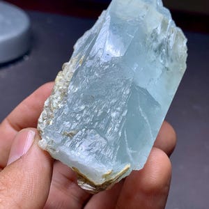 cristallo di acquamarina blu combina matrice di muscovite, esemplare di acquamarina, acquamarina su quarzo, esemplare di acquamarina blu, regalo di anniversario, compleanno