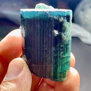 Indikolitblå turmalinkristaller: Terminerad sats, ursprung i Afghanistan, blå kapsylturmalinterminerade kristaller kombinerar tantalitkristaller bild 5