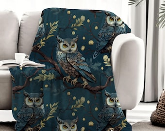 Eulen Fleece Decke: Weiche Fleecedecke mit Cottagecore und Dark Academia Vibes
