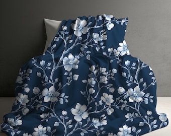 Blåvit vintage blommig Chinoiserie fleecefilt, asiatisk inredning, mysig varm pläd