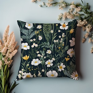 Flower pillow, Daisy Pillow, Daisy housewarming Gift, Throw Pillows, Floral Decorative Yellow White flowers, Wildflower pillows