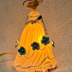 Vintage I.W. Rice Victorian Lady Perfume Diffuser Nightlight Porcelain Lamp