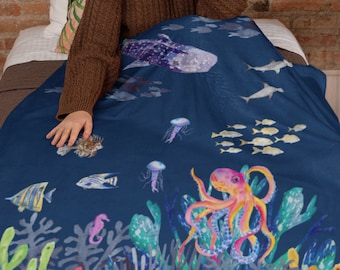 Ocean Sea Life Velveteen Plush Blanket: Coastal Home Decor