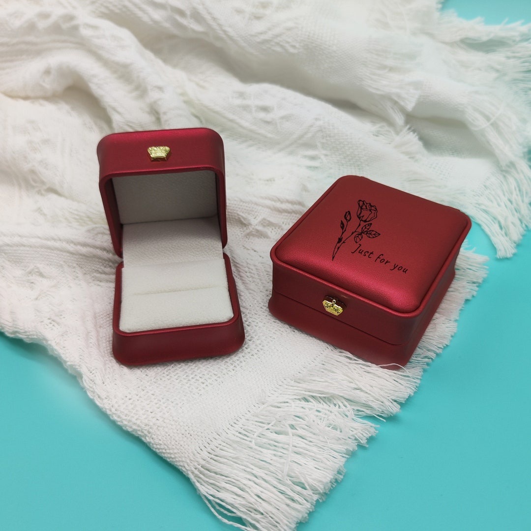 Personalized Jewelry Box PU Leather Crown Red Custom Ring Box Necklace