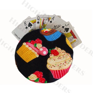 Diseño de cupcakes rosa y negro, lunares, titulares de naipes, jugadores, club de bridge, regalos para tiburones de cartas, picas, dominó, consejos de póquer