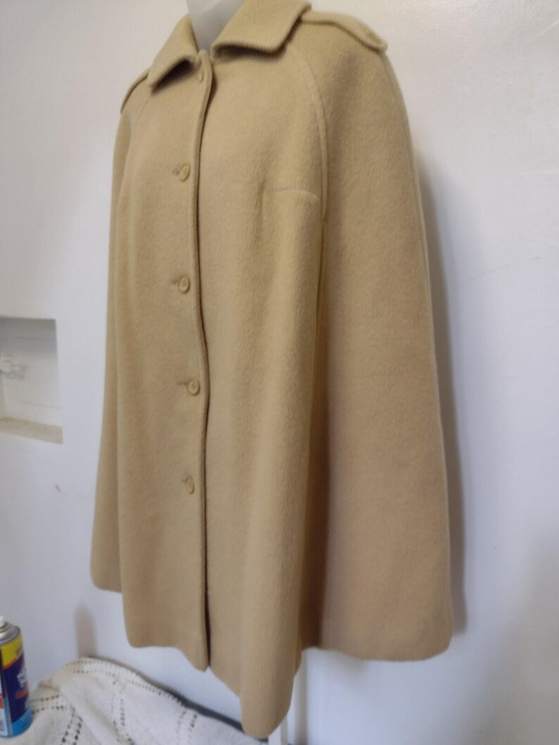 VTG 70s Pendleton 100% Virgin Wool Camel Cape Coat Arm Slits Satin Lined Sz 14 image 5