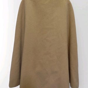 VTG 70s Pendleton 100% Virgin Wool Camel Cape Coat Arm Slits Satin Lined Sz 14 image 4