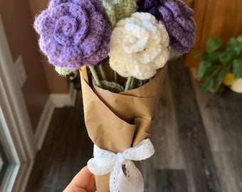 Häkellavendelstrauß, handgemachtes Blumenarrangement, für immer Blumen, Muttertagsgeschenk, Jubiläumsgeschenk, lila Häkelblumen