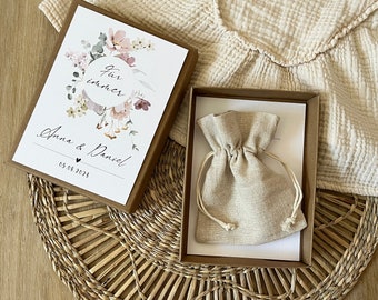 Geldgeschenk zur Hochzeit | Geschenkbox | Personalisierte Karte aus Leinenkarton | mit Leinensäckchen und Garn | Hochzeitsgeschenk | Blumen