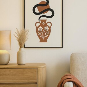 Arte mural de serpientes Japandi: jarrón minimalista y estampado botánico - Póster de estética neutra