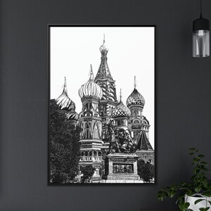 Enchanting St. Basil&#39;s Cathedral Canvas: A Captivating Depiction of Moscow&#39;s Iconic Landmark - Perfect for Architecture Lovers