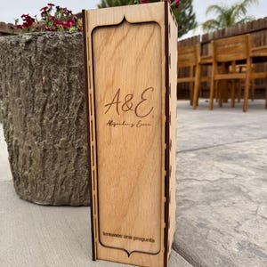 Caja de madera para propuesta de padrinos / Caja de propuesta de padrinos / Caja de propuesta de madrina / Caja de propuesta de alcohol / Caja de tequila grabada.