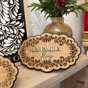 Custom Papel Picado Talavera Style Family Sign | Mexican Home Decor, Bienvenidos Personalized Wood Sign |Christmas gifts, regalos navideños bild 4
