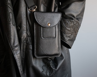 Bolsa tiracolo minimalista de couro para celular: iPhone Air, iPhone Pro, alça ajustável