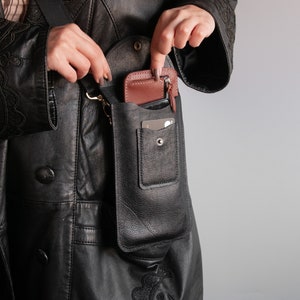 Minimalistische Leder-Handytasche Leder-Umhängetasche für iPhone 14 Pro Smartphone-Tasche einfache Leder-Umhängetasche Bild 3
