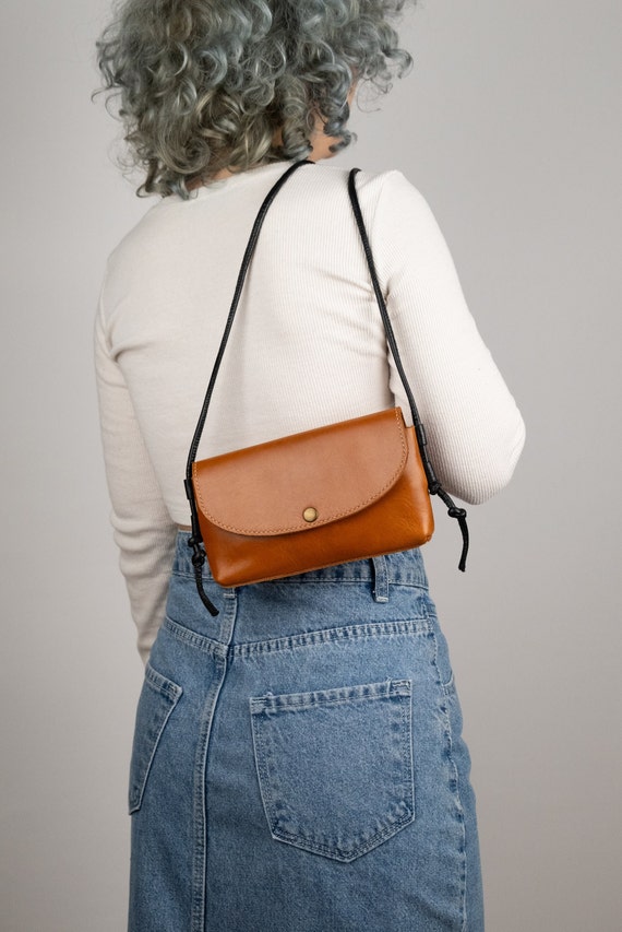 [JILLSTUART]★NEWSCHOOL LEATHER MINI CROSS BAG Leather Mini Crossbody Bag, Women's Leather Purse, Small