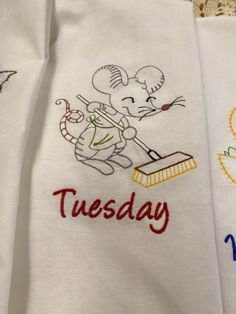 Chore Animals Days of the Week Flour Sack Tea Towels Set of 7, Vintage Embroidered Kitchen Dish Towels, Farmhouse Gift image 3