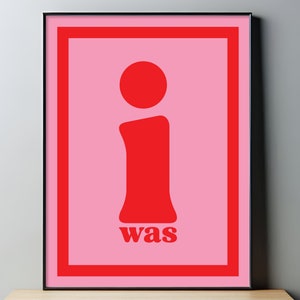 Me enmarcaron cartel | Póster de cita | Divertido imprimible| Cartel de acertijo| Póster de texto | Póster rojo y rosa