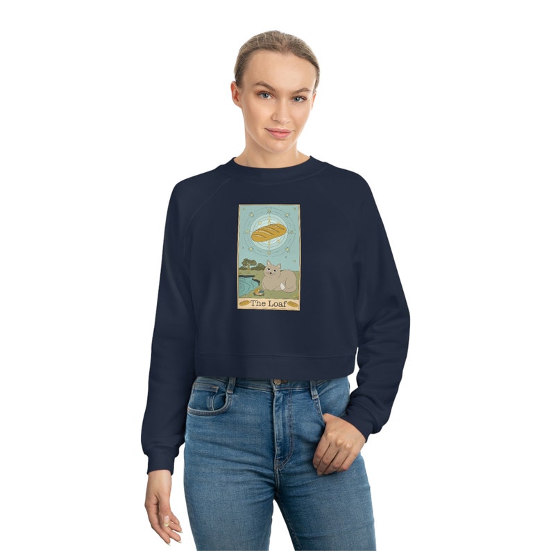 Il gatto dei tarocchi della pagnotta. Pullover corto in pile da donna. Felpa per gatti, divertente felpa per gatti, regalo per gli amanti dei gatti, camicia per gatti carina, regalo per il proprietario del gatto immagine 3