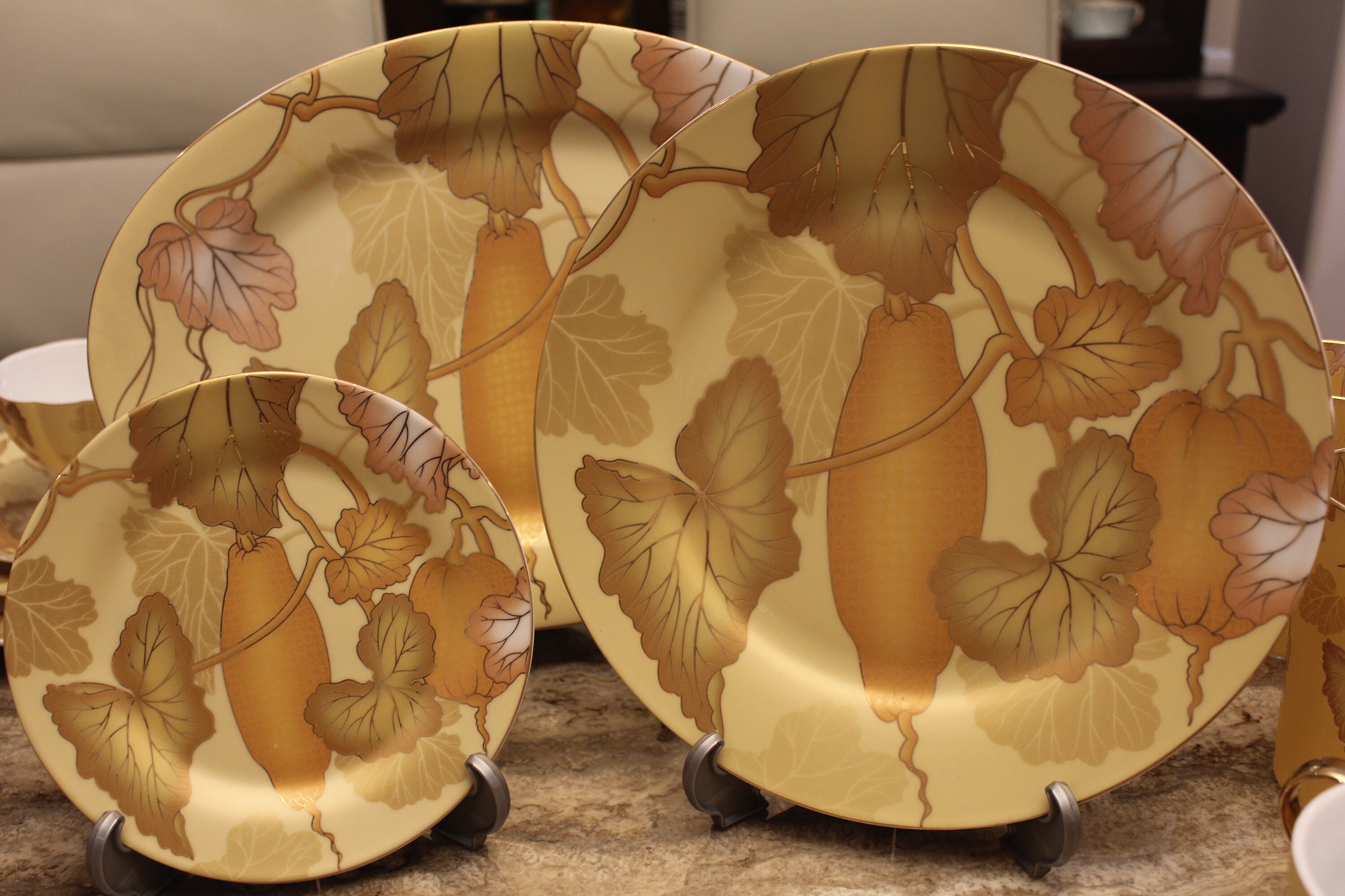 Vintage 24K Gold Collection, Yamasen Gold Collection Fine Porcelain, 78 ...
