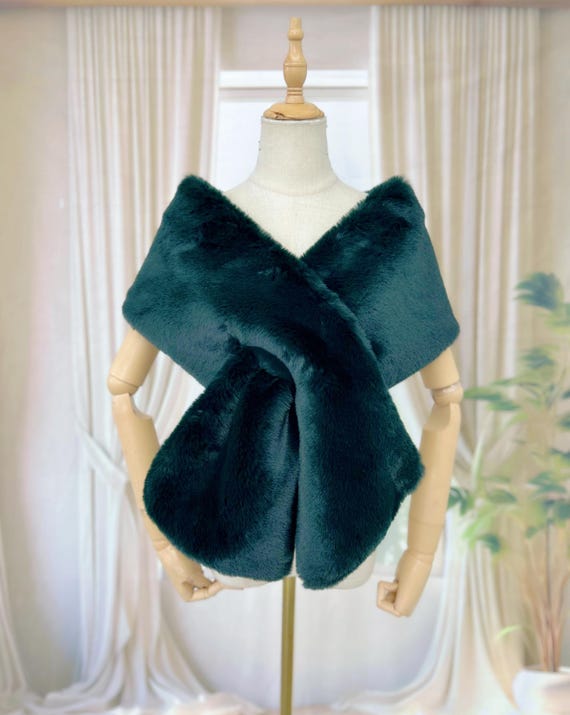 Fur Shawl for Wedding, Bridesmaid Fur Shawl Winter Wedding  display picture 1