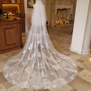 2 Layer Blusher Veil Flowers Lace Bridal Veil Embroidery Flowery Lace Wedding Veil Chapel Fingertip Veil, with Comb, 2T Veil, Tulle Blusher