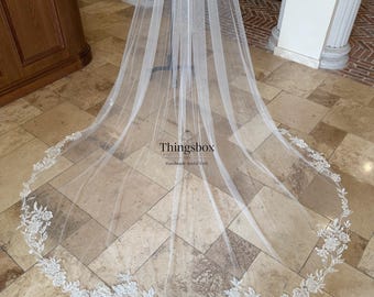 Velo de novia transparente con lentejuelas y borde de encaje floral, velo de encaje brillante, velo de tul suave y transparente con peineta, velo catedral de 118" de tul color marfil.