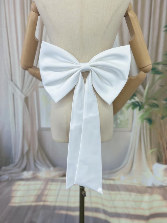 Nastro Raso Per Abito Da Sposa Con Fiocco E Spilla – Bianco/Avorio Personalizzabile