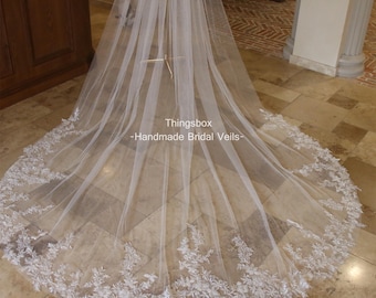 Véu de renda com contas de luxo, véu de casamento de jardim, véu floral com contas, véu de flores boho chique, véu de renda vegetal, véu de marfim de capela com pente