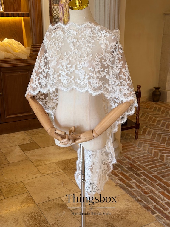 Stiff Fabric Shawl,Lace Bridal Cape,Beach Wedding Shoulder Cape,Outdoor Event,Dress Cover-Up.Wedding Capelet