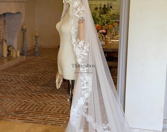 Véu de noiva estilo catedral com renda floral e lantejoulas, véu mantilha, véu de renda floral com pente.