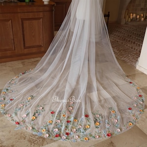 Colorful Flowers Lace Wedding Veil Rainbow Flowery Lace Bridal Veil, Cathedral Veil Floral Outdoor Veil, Colorful Floral Lace Veil,Comb Veil