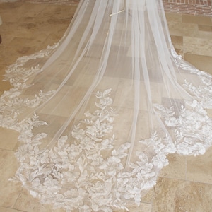 Large Flowers Lace Wedding Veil Flowery Tulle Lace Bridal Veil 1 Tier Veil, Chapel Veil Cathedral Veil Leaf Veil with Comb Ivory White Veil
