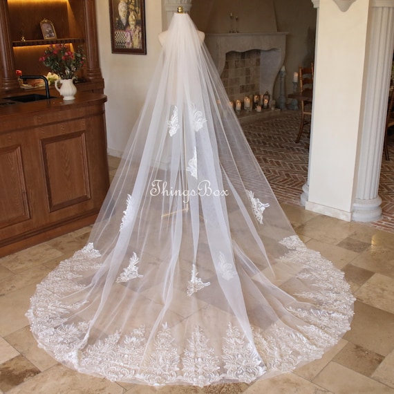 Classic Lace Church Veil Wedding Veil, Handmade Lace Veil  display picture 2