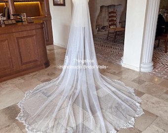 Blütenblatt Rand Floral Spitze Mantilla Schleier Kathedrale Länge Outdoor Brautschleier mit Kamm