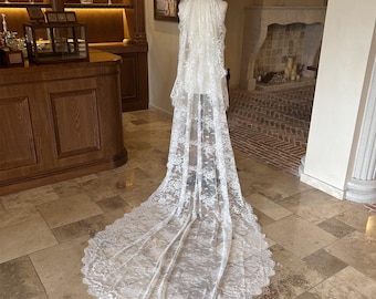 Flower Lace Mantilla Veil, French Floral Lace Wedding Veil, Soft Lace Mantilla Veil,Vintage Full Lace Bridal Veil, Lace Edge Veil, with Comb