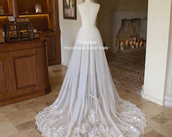 Romantic Floral Vine Lace Wedding Veil, Pearl Floral Veil Train with Delicate Eyelash Edging,Boho Bridal Veil Train,Ethereal Long Train Veil