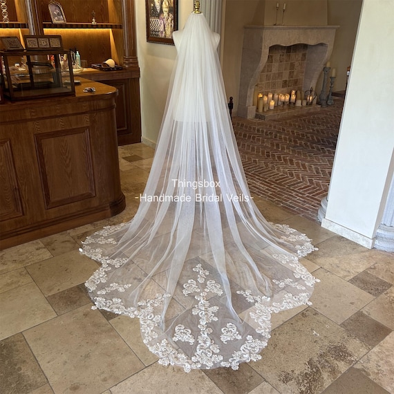 Sequined Lace Wedding Veil Classic Lace Bridal Veil Long  display picture 2