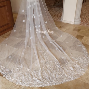 Beaded Flower Leaf Lace Veil Pearl Veil,Elegance Cathedral Veil, Custom Bridal Veil, Lace Appliques Wedding Veil, Gorgeous Veil, Comb Veil