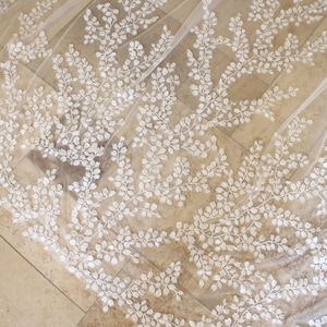 Stunning Beaded Leaf Lace Bridal Veil Leaves Pattern Veil 1 Layer, Ivory Veil White Veil Comb, 98&quot; 118&quot; Chapel/Cathedral Veil with Sequins