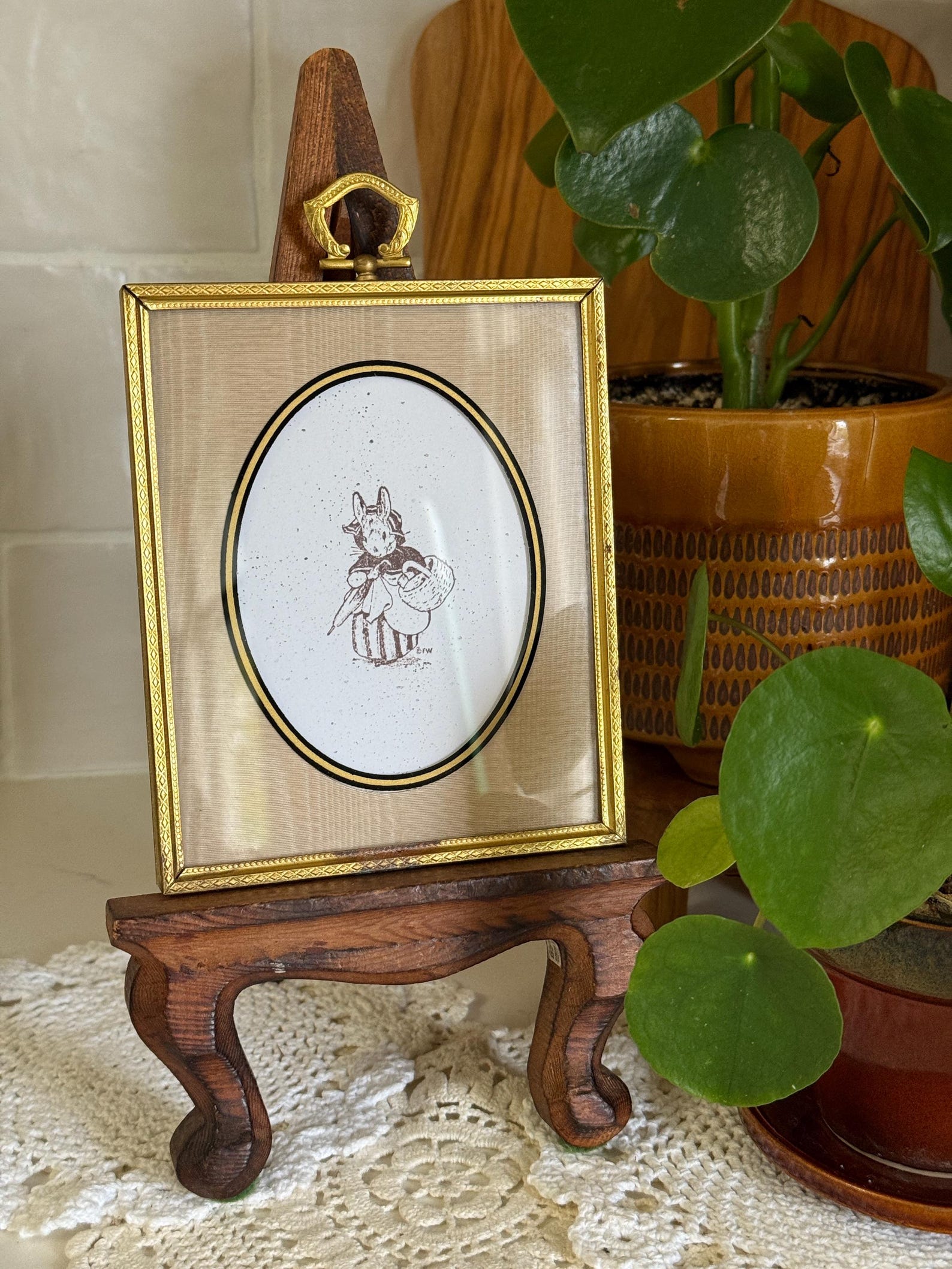 Vintage Gold Oval Picture Frame with top hanging loop