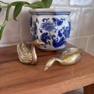 Vintage Solid Brass Swan Figurines – Pair of Mid-Century Brass Bird Sculptures, Duck/Goose Home Decor, Paperweight or Shelf Accent