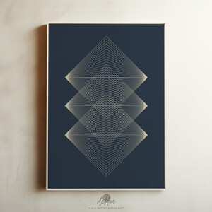 Puede incluir: Una impresión de arte digital con un diseño geométrico de cuadrados superpuestos en color beige claro sobre un fondo azul oscuro.